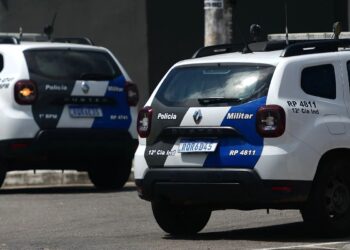 Homem é baleado no rosto dentro de carro em Cariacica