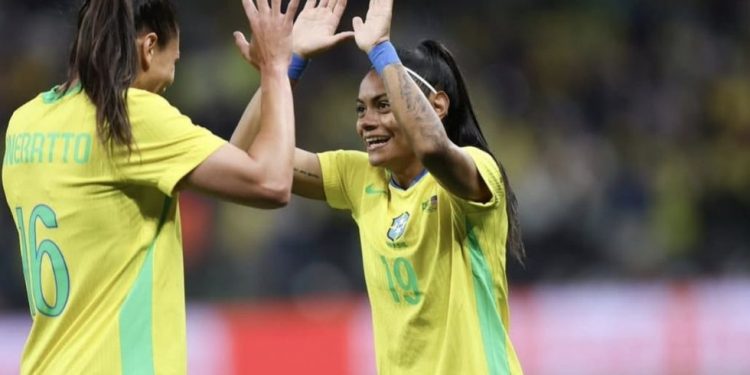 Brasil vira sobre os Estados Unidos e larga na frente em série de amistosos